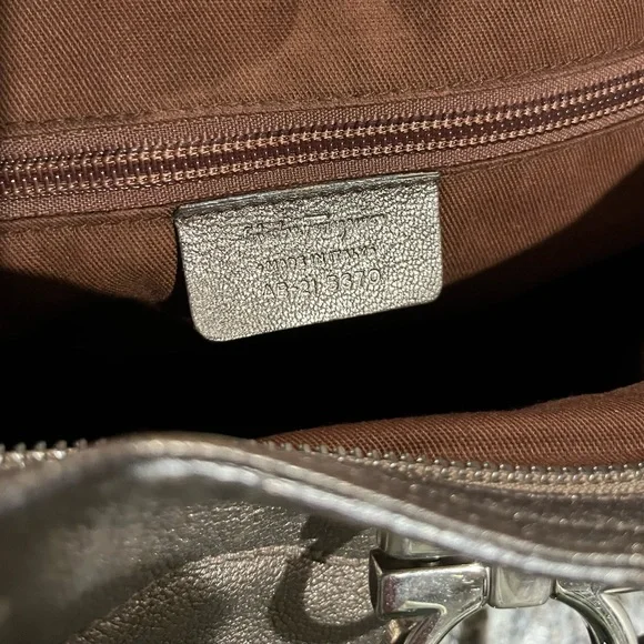 Salvatore Ferragamo Shoulder Bag in Metallic Gold - Picture 8 of 12